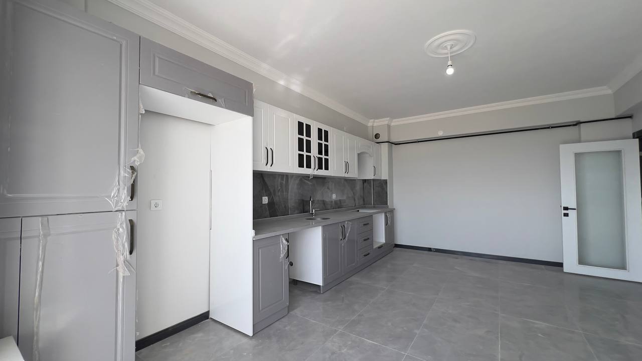 HARMAN MH, HASTANE YAKININDA SATILIK 3 CEPHELİ, EN ÜST KAT, LÜKS 3+1 DAİRE