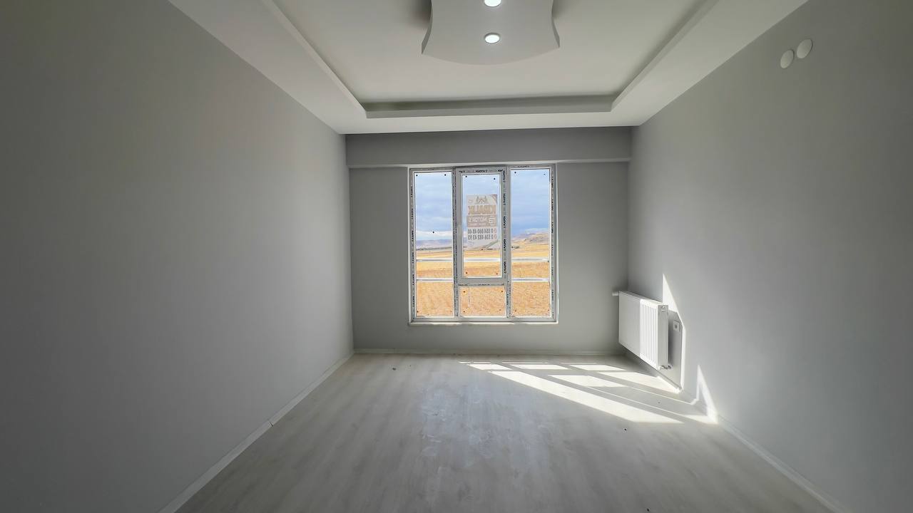 HASTANEYE YÜRÜME MESAFESİNDE KİRALIK GENİŞ 3+1 ODALI EN ÜST KAT DAİRE - 8