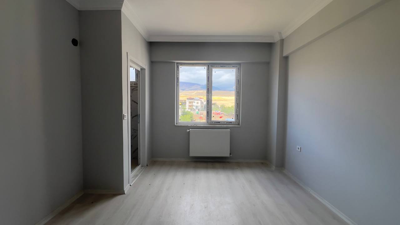 HASTANEYE YÜRÜME MESAFESİNDE KİRALIK GENİŞ 3+1 ODALI EN ÜST KAT DAİRE - 10