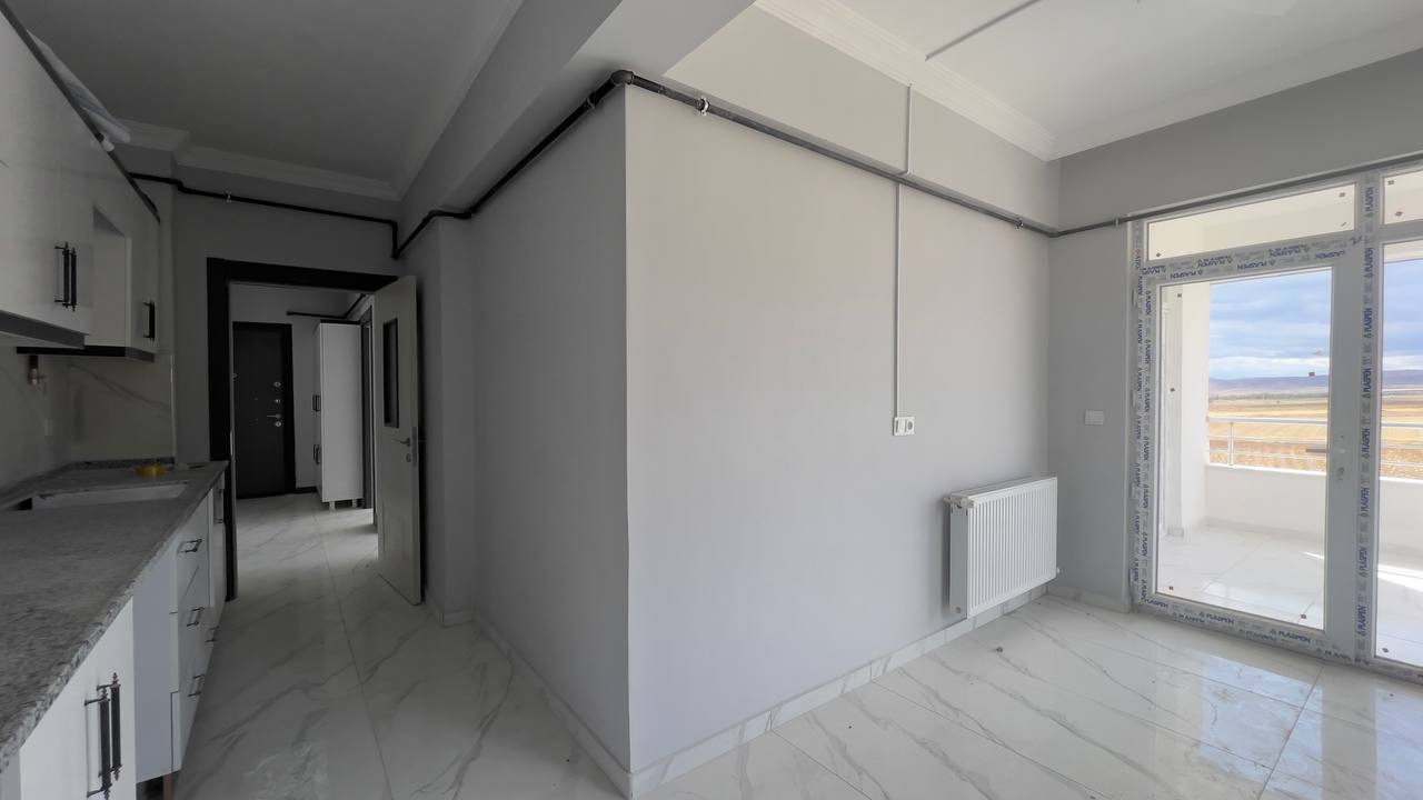 HASTANEYE YÜRÜME MESAFESİNDE KİRALIK GENİŞ 3+1 ODALI EN ÜST KAT DAİRE - 3