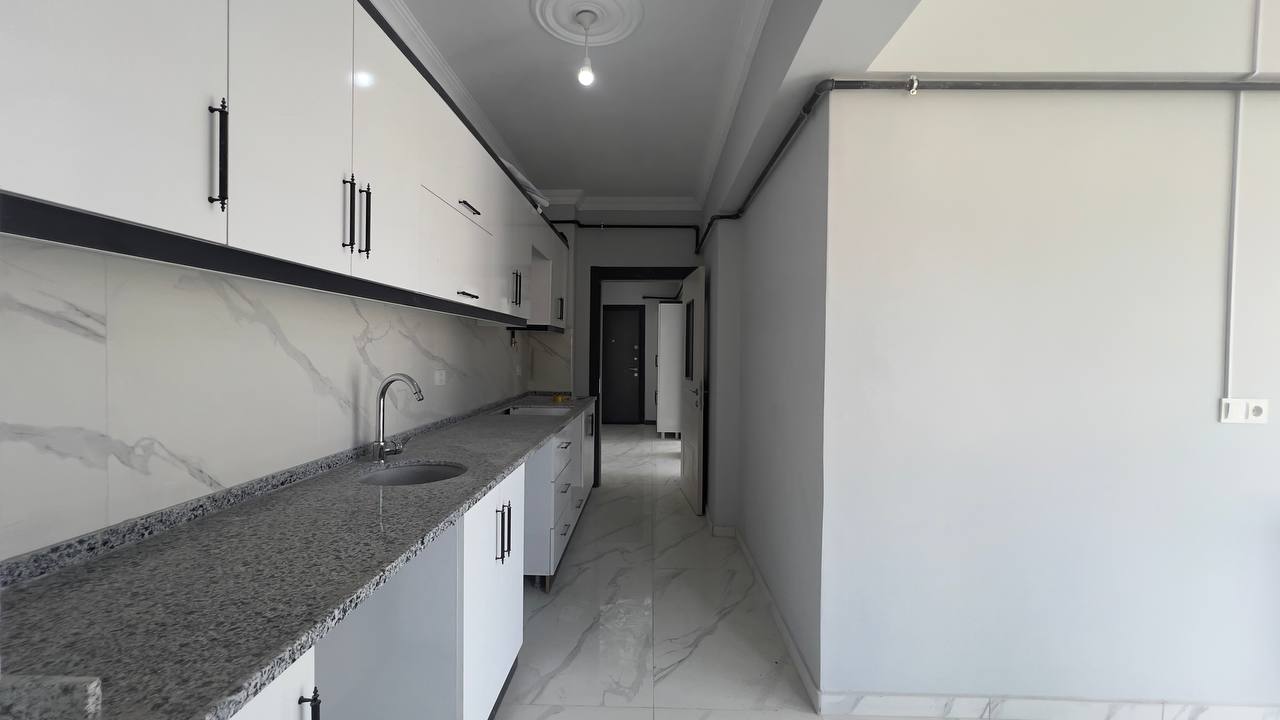 HASTANEYE YÜRÜME MESAFESİNDE KİRALIK GENİŞ 3+1 ODALI EN ÜST KAT DAİRE