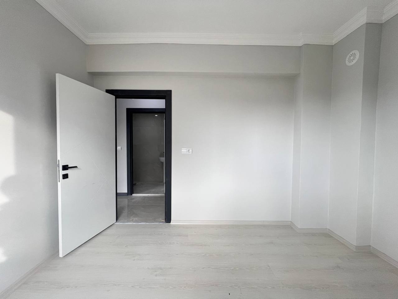 İSTER OTUR, İSTER YATIRIMLIK AL. 3+1 ODALI, HAZIR KİRACILI LÜKS DAİRE - 11