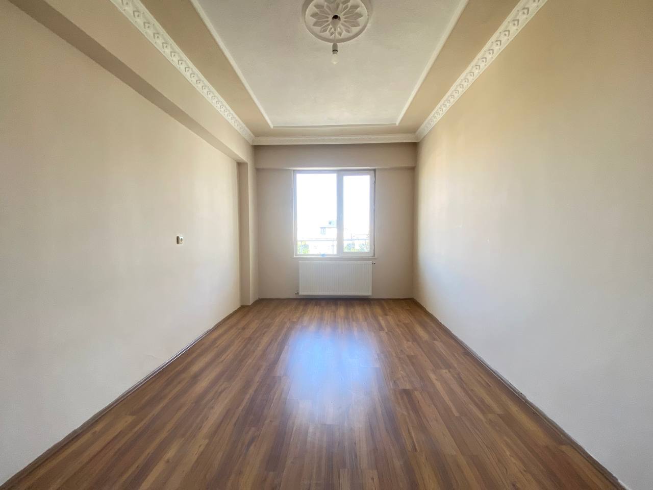 EMİNEVİME UYGUN, GENİŞ, BAKIMLI & MASRAFSIZ 3+1 FIRSAT DAİRE - 9