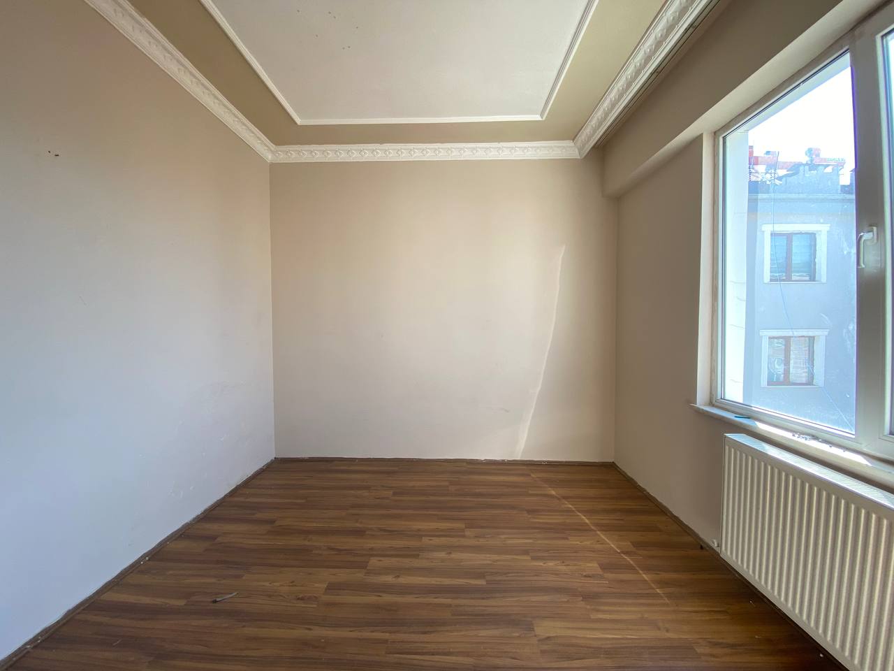 EMİNEVİME UYGUN, GENİŞ, BAKIMLI & MASRAFSIZ 3+1 FIRSAT DAİRE - 11