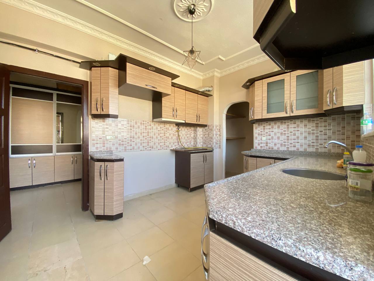 EMİNEVİME UYGUN, GENİŞ, BAKIMLI & MASRAFSIZ 3+1 FIRSAT DAİRE