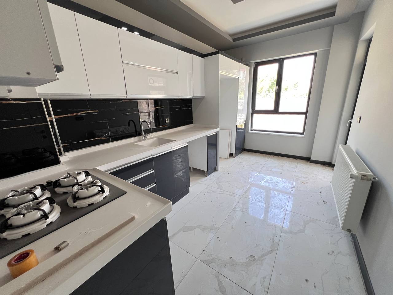 MERKEZDE SATILIK ANKASTRE ve KOMBİ HEDİYELİ, LÜKS 2+1 DAİRE - EMİNEVİME UYGUN - 6